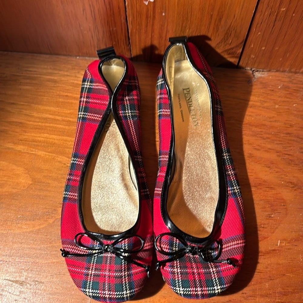 Pendleton Holiday Red Black Tartan Wool Plaid Ballet Flats size 7